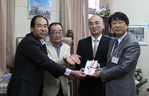 写真:義援金をいただきました【出石観光協会、出石皿そば協同組合】