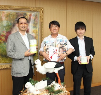 写真：西日本衛材株式会社の合田さんと谷口さん