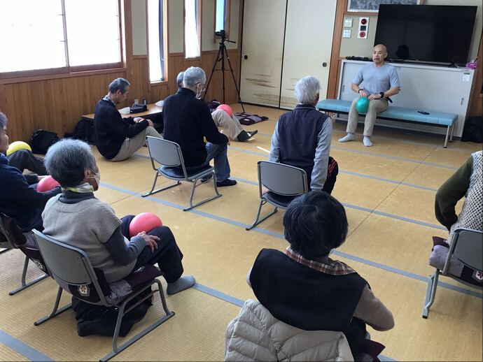 ボールつぶしの風景
