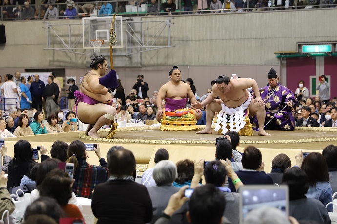 写真：横綱白鵬関の土俵入り