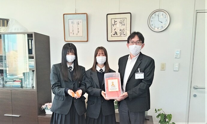 豊岡総合高校インターアクトクラブから贈呈を受けました。
