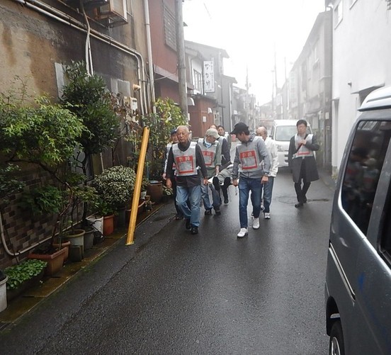 写真:要援護者の搬送