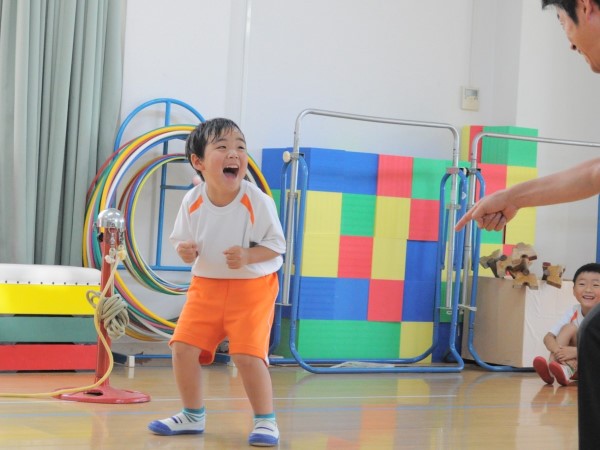 写真:ヘビ(長縄)がニョロっと来たら跳んでね。まだ来てないけどね。