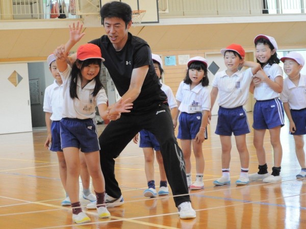 写真:友達、頑張れー