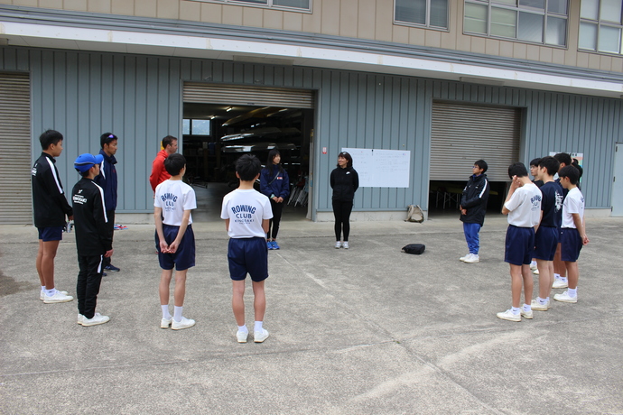 写真：指導を受ける中学生