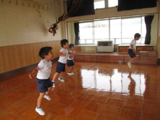 写真2：運動遊びの様子