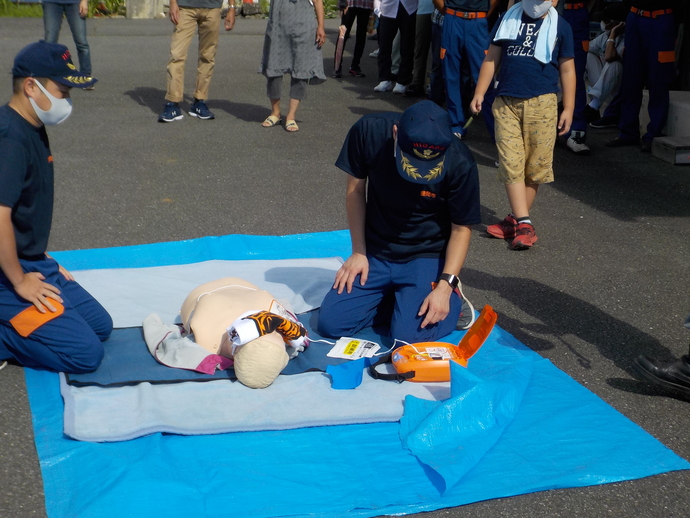 写真：山宮区　AEDによる救急救命訓練の様子