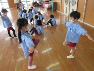 写真：出石幼稚園の子どもたちの様子（2）