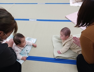 写真:ベビーマッサージ&キッズジム講座の様子