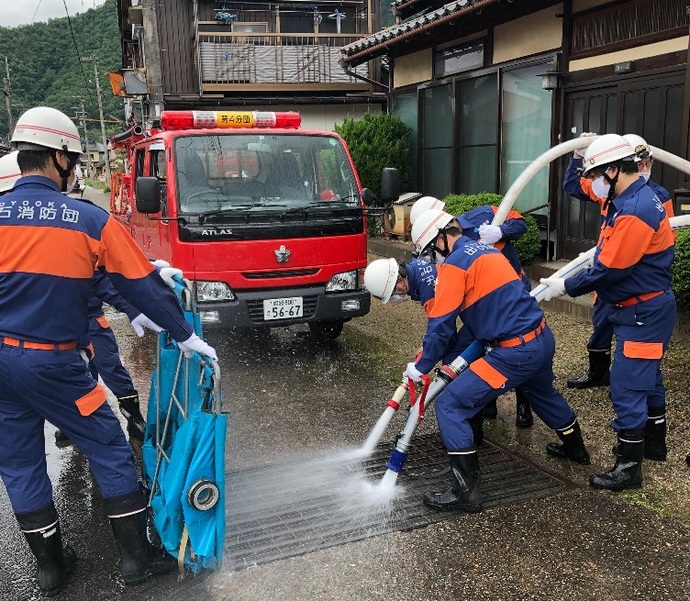 写真:放水の様子