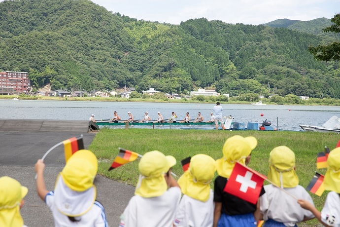 写真：練習に出発