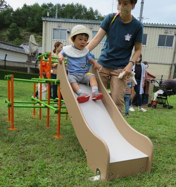 写真　すべり台初滑り