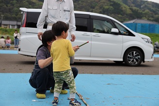 写真：竹鉄砲実践