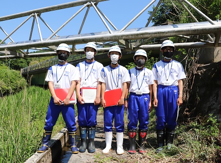 市役所のトライやる集合写真