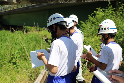 写真：水管橋点検作業2