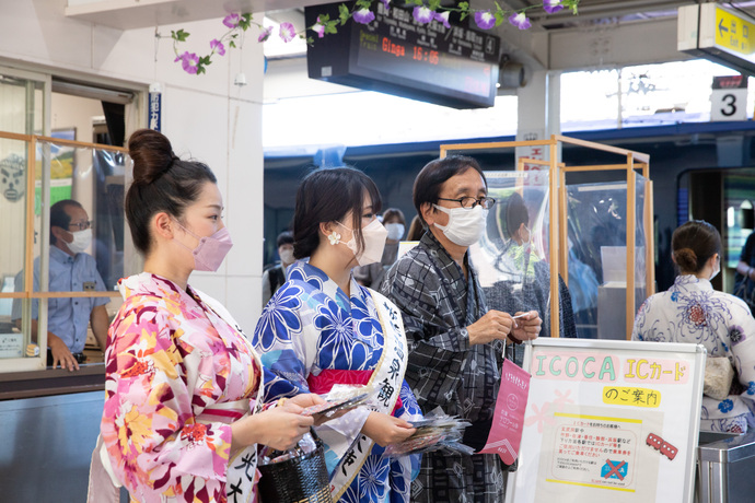 写真：城崎温泉観光大使と西上副市長