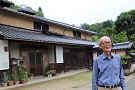 澁谷家住宅母屋と当主