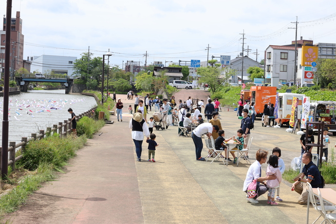 写真：出店したキッチンカー