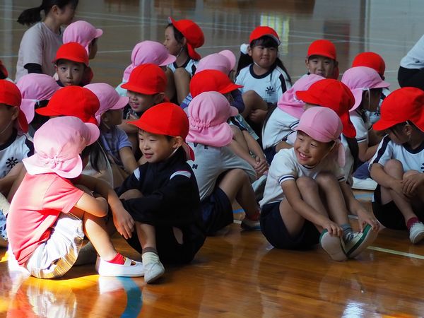 写真：自己紹介の様子