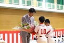 【2023年11月7日】元プロ野球選手、能見篤史さんに「コウノトリ賞」授与