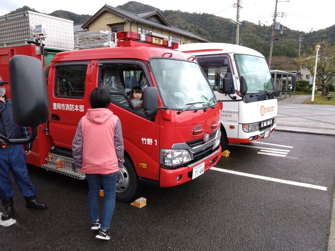 運転席への体験乗車の様子