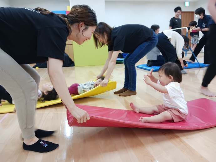 写真：親子の活動の様子