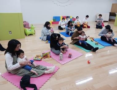 写真：おやこっこ運動遊び