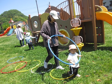 写真:そと遊びの様子
