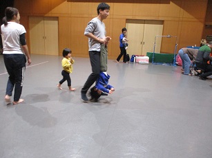 パパと遊ぼうデー運動遊びの写真
