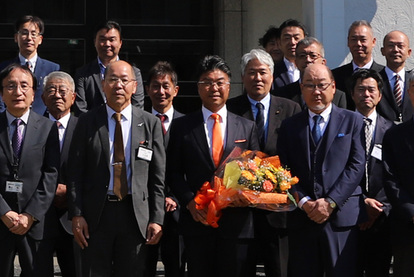 門間市長初登庁