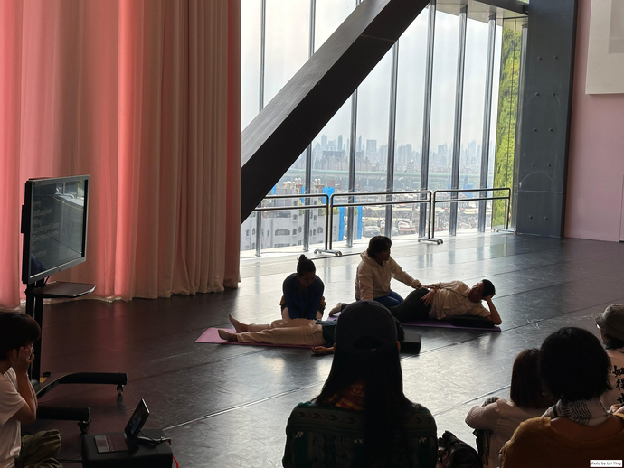 レウ・ウィジェ ＋ 和田ながら『massageXgossip』試演会