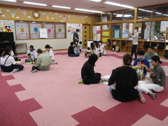 写真：おしゃべり会の様子