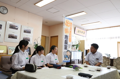 出石中学校3年生の皆さんと市長