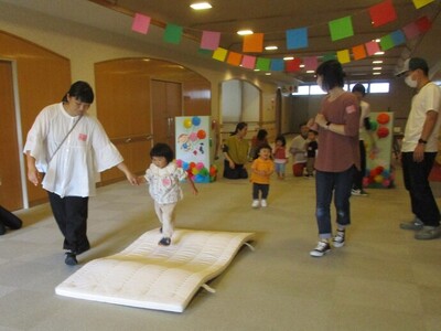 写真:うんどうかいごっこの様子