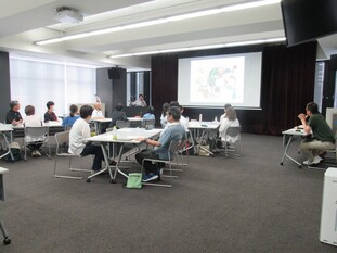 写真:やさしい日本語講義の様子