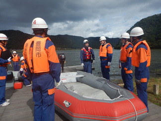 写真：ボートの取り扱い　