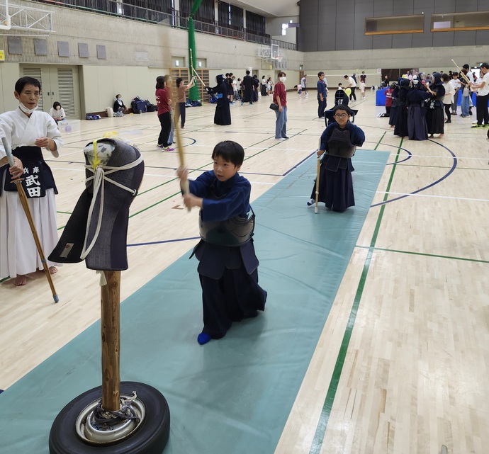写真:剣道の打ち込み練習の様子