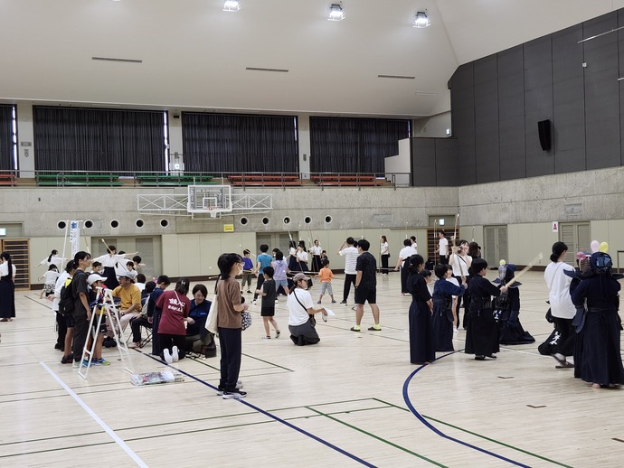 写真：開会式の様子