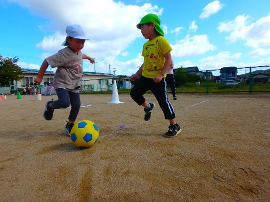 写真：サッカーをする様子