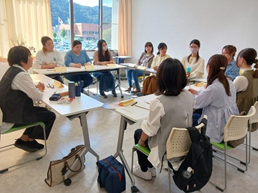 写真　子育て講座の様子