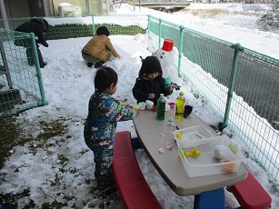 そとあそび広場（雪遊び）