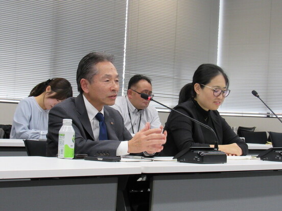 画像：豊岡市ワークイノベーション推進会議共同代表からの講評（左：岡本慎二さん　右：大槻恭子さん）