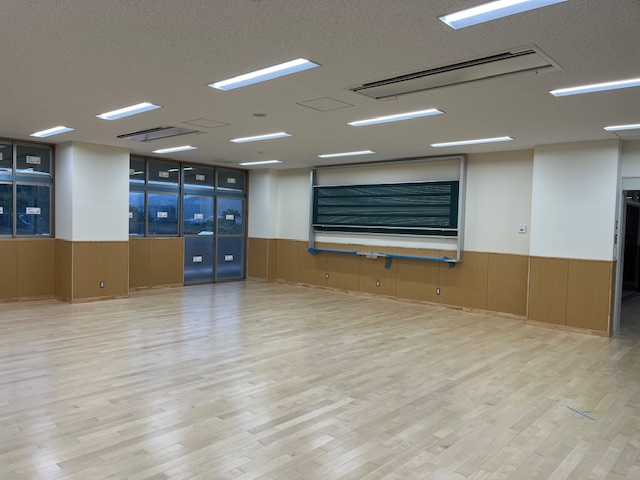 写真：竹野学園 音楽室 内装
