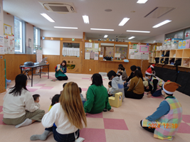 写真：えほんといっしょ