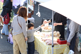 写真：マルシェの様子