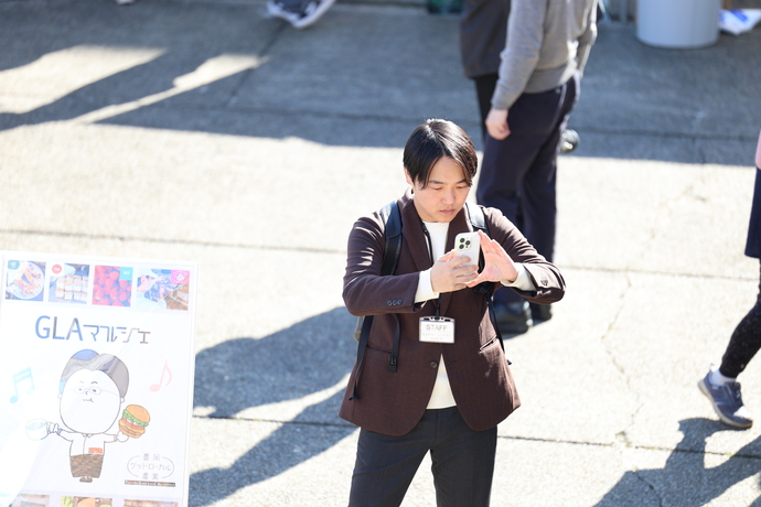 写真：式典公式アンバサダーのまさかずさん