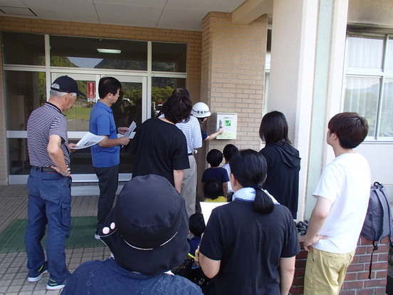 写真：港小学校　訓練の様子