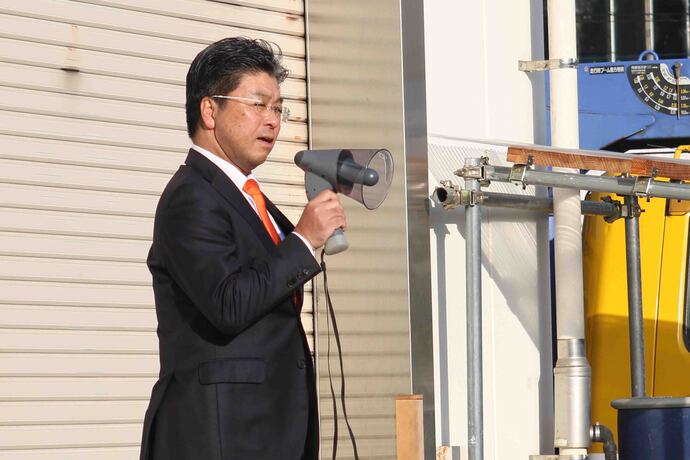 画像：訓示する門間市長