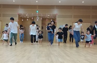 写真:パパと遊ぼうデーの様子