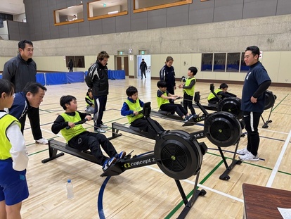 写真：ローイングの指導の様子